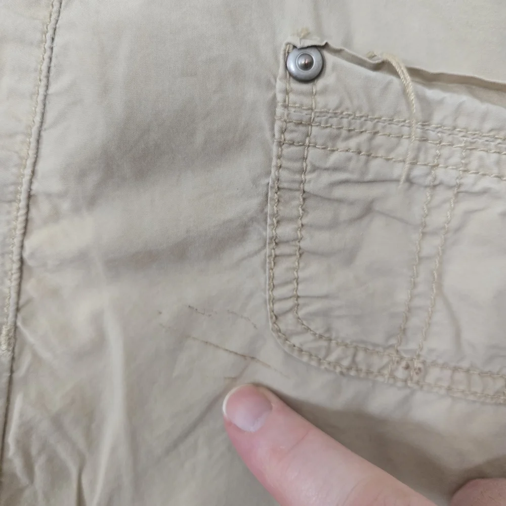 No Boundaries Women's Beige Cargo Shorts